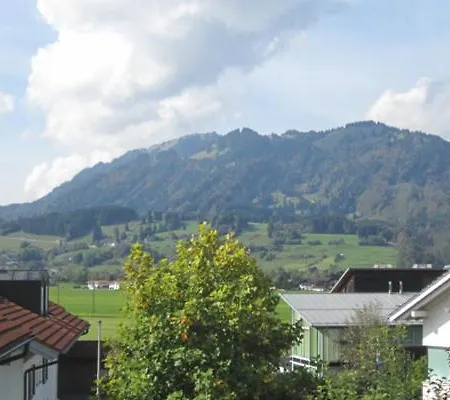 Chaletwohnung Gruener In Ruhiger, Aber Doch Zentraler Lage Von Burgberg Apartment Burgberg (Bavaria)