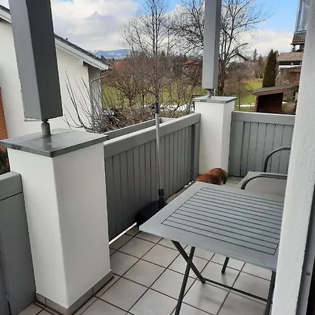 Chaletwohnung Gruener In Ruhiger, Aber Doch Zentraler Lage Von Burgberg *